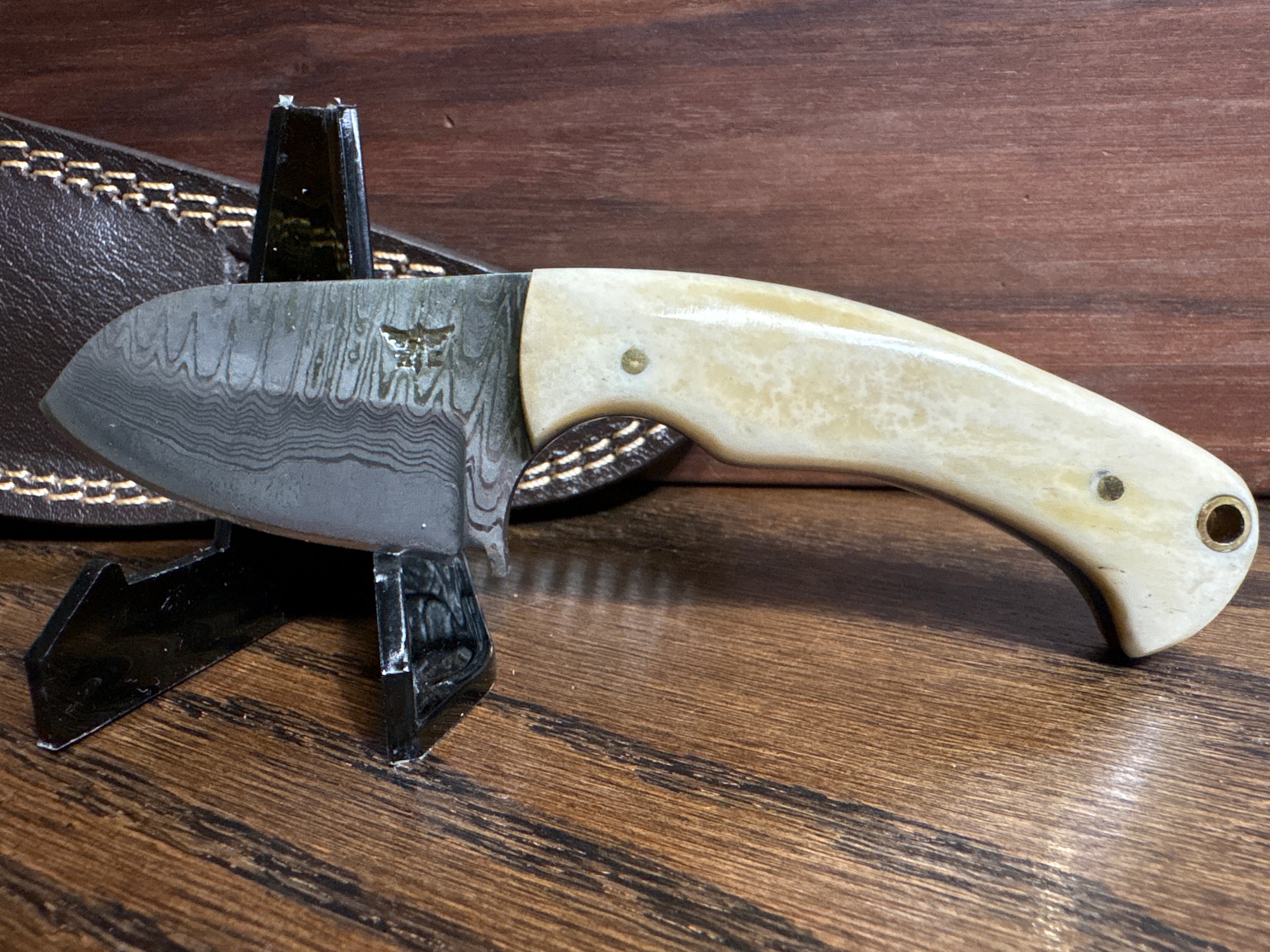 HOMETOWN KNIVES BONE